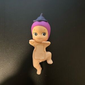 Sonny Angel Eggplant Hipper